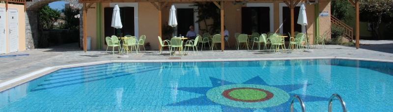 Perla Hotel Agia Pelagia Екстериор снимка